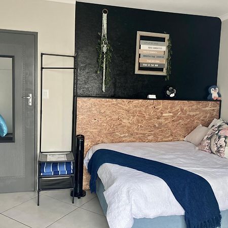 Penguins Cove Coastal Sanctuary Studio Apartment-Bloubergstrand Cape Town Exterior photo