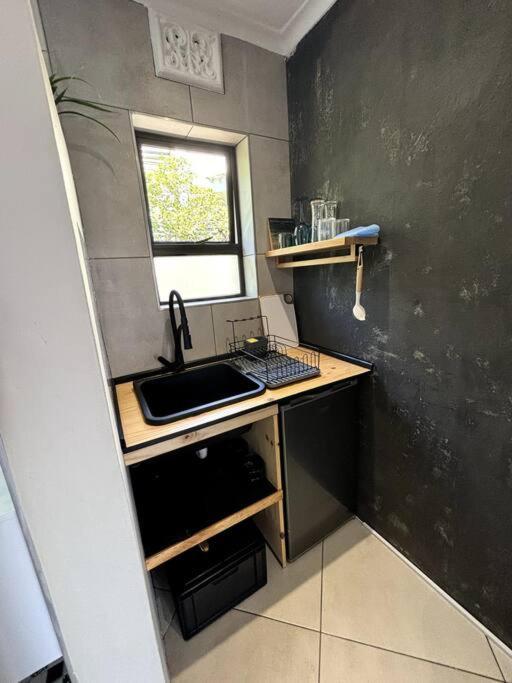Penguins Cove Coastal Sanctuary Studio Apartment-Bloubergstrand Cape Town Exterior photo