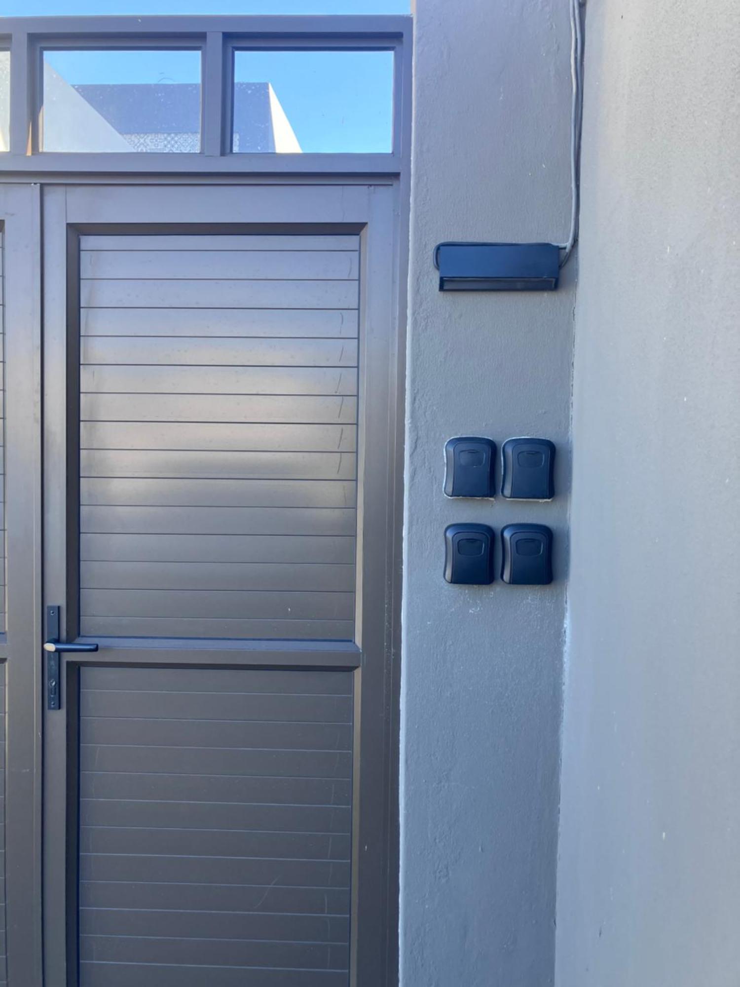 Penguins Cove Coastal Sanctuary Studio Apartment-Bloubergstrand Cape Town Exterior photo